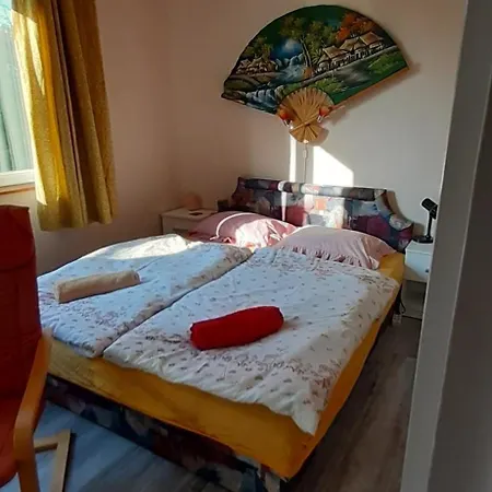 Mitra Vendeghaz * Balatonalmadi