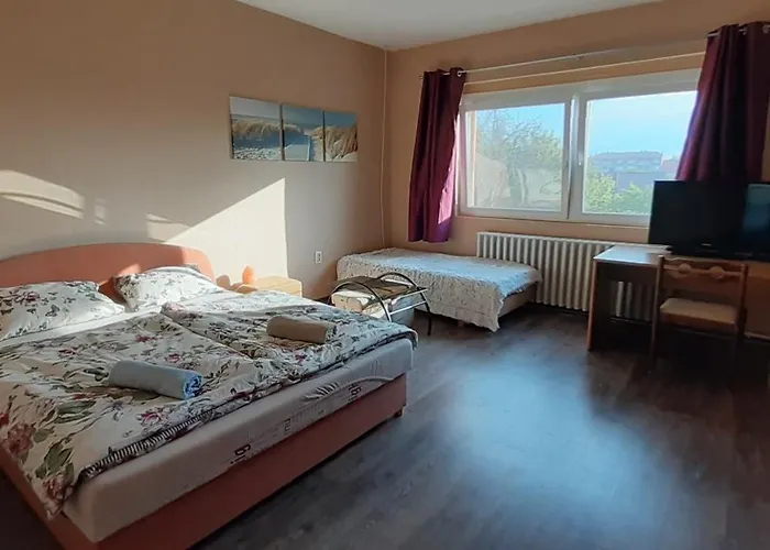 Mitra Vendeghaz Balatonalmádi